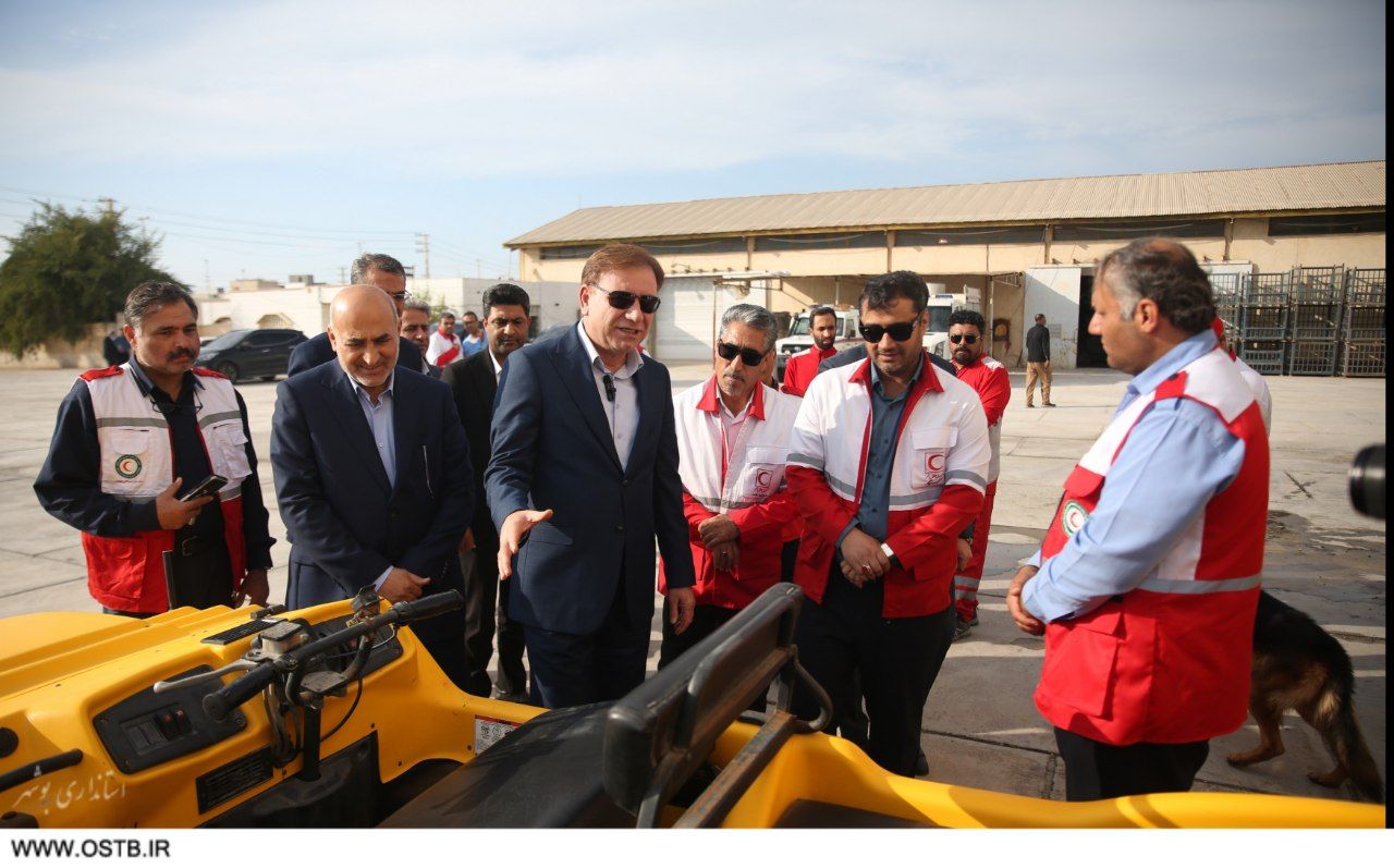 بازدید استاندار بوشهر از مرکز کنترل و هماهنگی عملیات امداد و نجات هلال احمر بوشهر